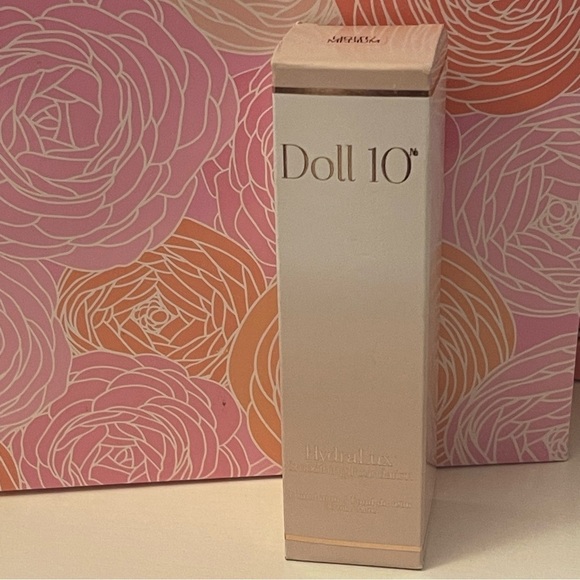 Doll 10 Hydralux Smoothing Fair Foundation Light Medium - Picture 6 of 7